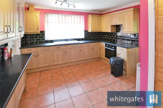 3 bed Semi-Detached for sale Image 4