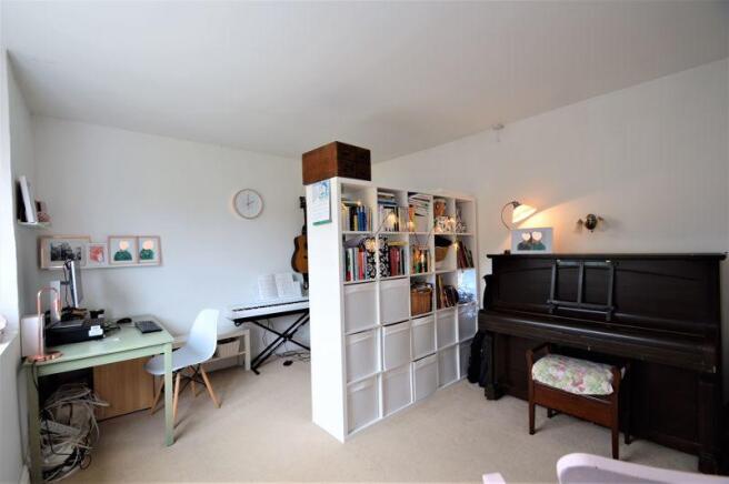MUSIC ROOM/STUDY