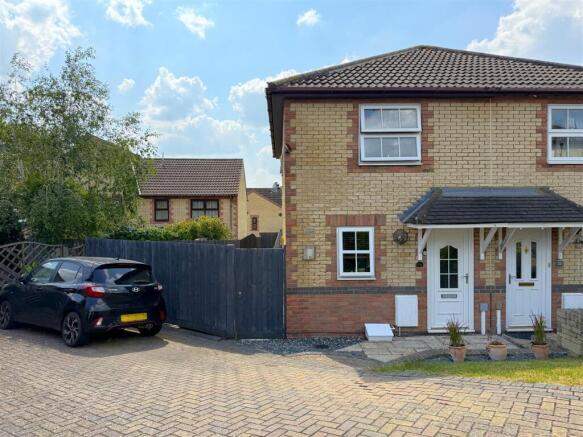 2-bed semi-detached on Rowe Mead, Pewsham, Chippenham, £237,500