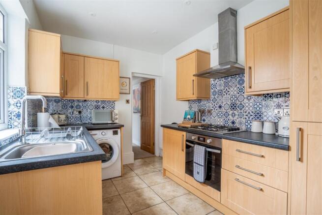 4 bed Terraced to rent Image 7