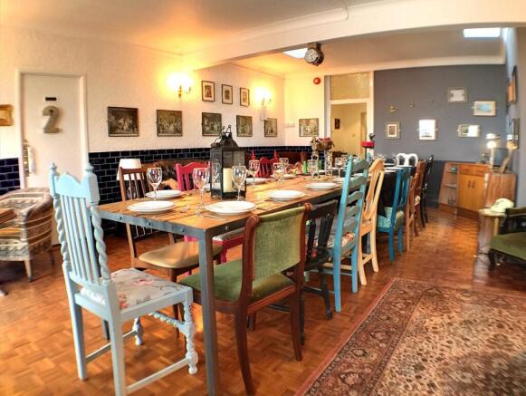 Dining Room e.JPG