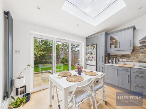Kitchen / Dining Area