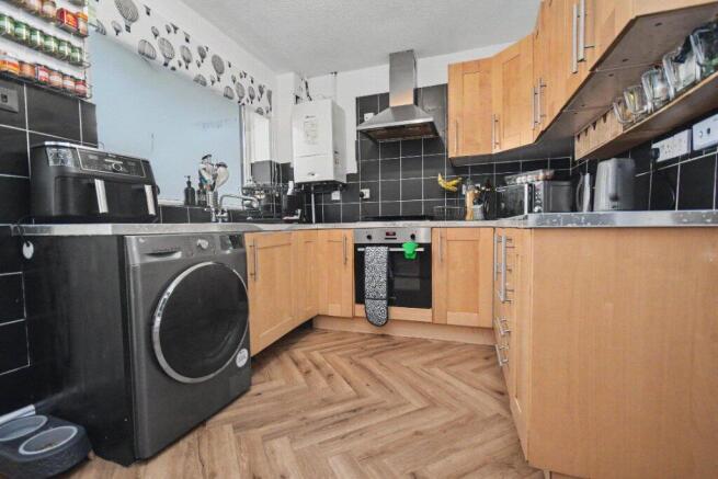 2 bed Semi-Detached for sale Image 5