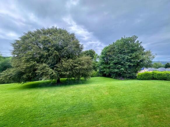 COMMUNAL GROUNDS TENUS COURT