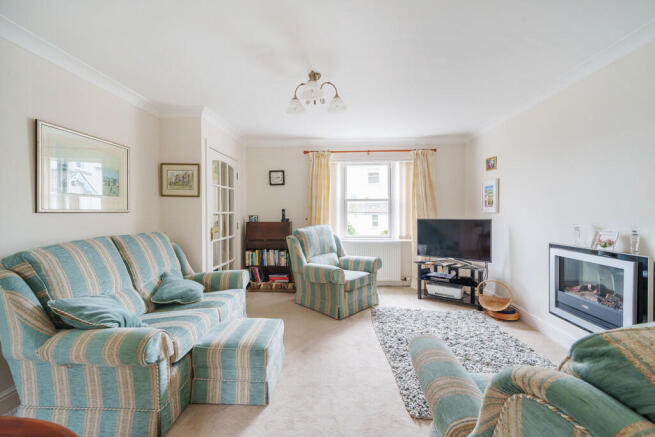 Living / Dining R...