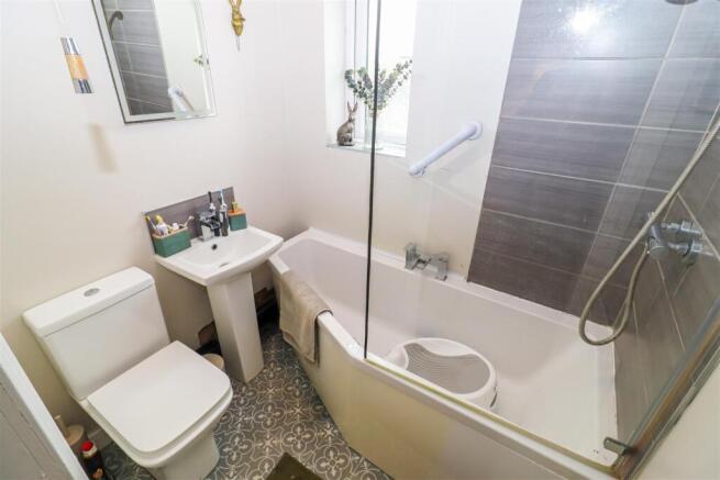 3 bed Terraced for sale Image 9