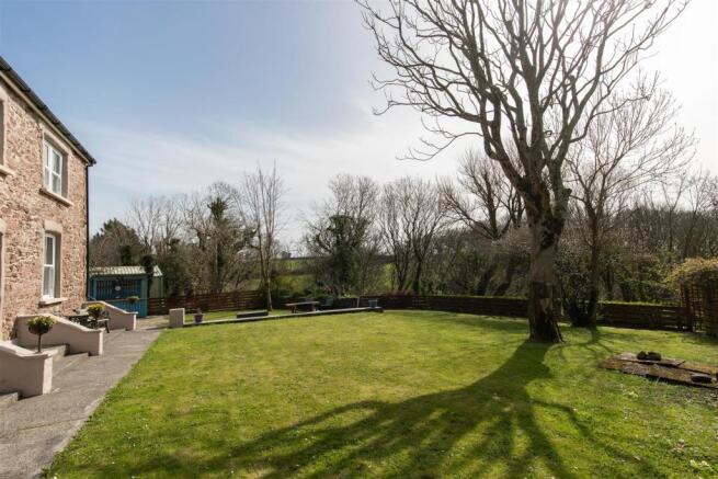 Myrtle Hill Front Garden.jpg
