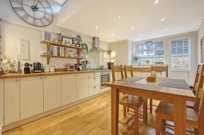 KITCHEN/DINER