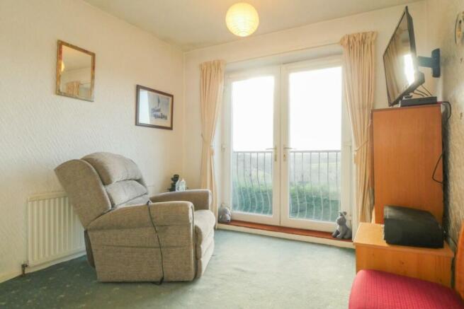 BEDROOM/SITTING ROOM