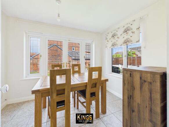 4 bed Detached for sale Image 5