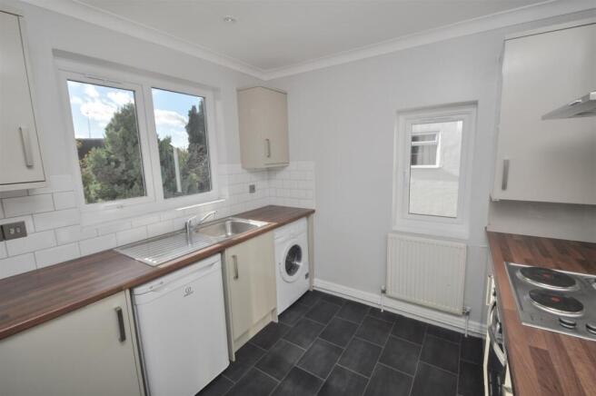 Kitchen 2.jpg