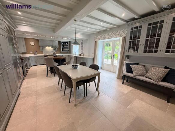 Kitchen/Dining Room