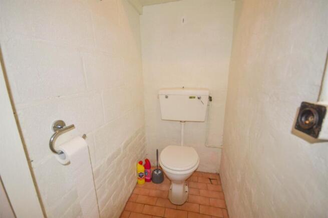 Ground Floor W.c