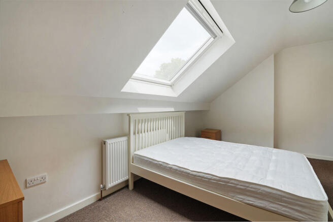 4 bed Flat to rent Image 5