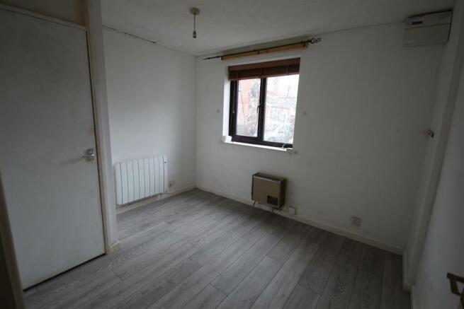 Bedroom - 1.JPG