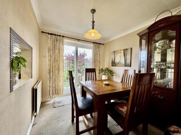3 bed Semi-Detached for sale Image 5