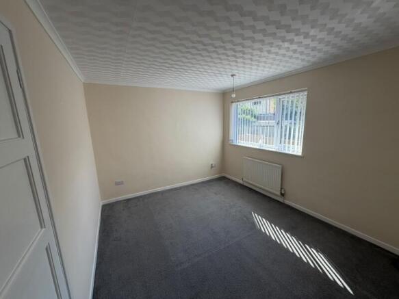 3 bed Terraced to rent Image 4