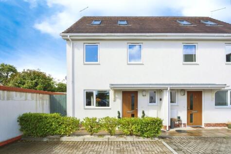 Castlemain Gardens, Upton, Poole, Dorset, BH16