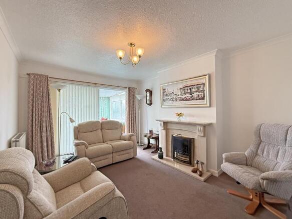 Shirburn Road 40 - Living Room.jpg