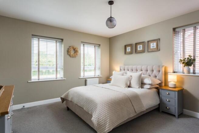 4 bed Detached for sale Image 9