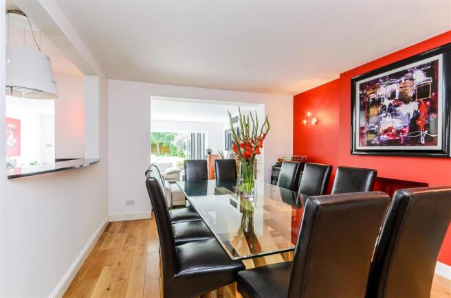 8306966-interior22.jpg