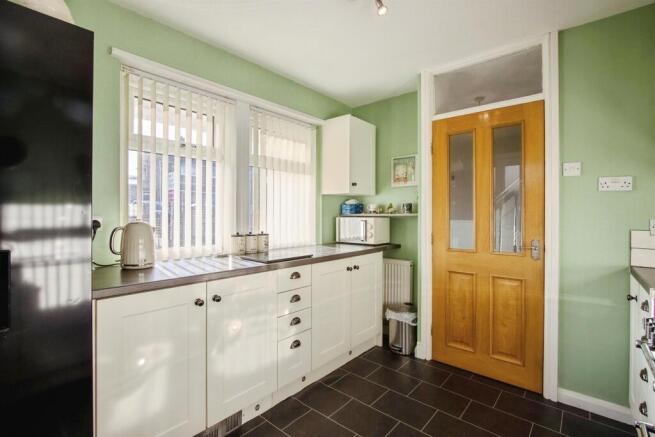 2 bed Semi-Detached for sale Image 4