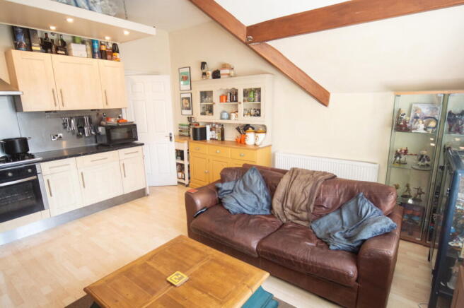 2 bed Flat for sale Image 4