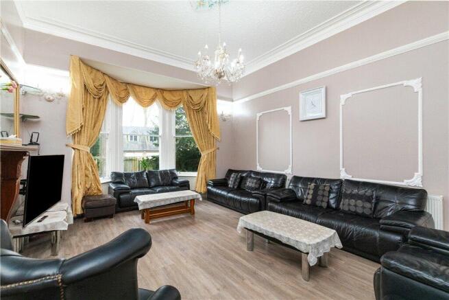 6 bed Semi-Detached for sale Image 9