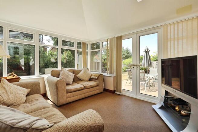 5 bed Detached for sale Image 6