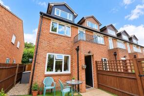 56, Ruskin Way, Colliers Wood, London SW19 2UP