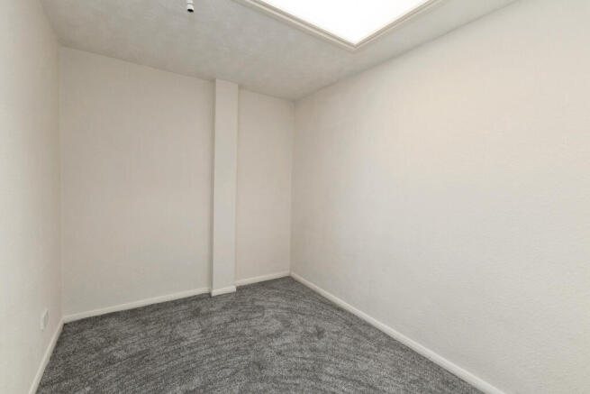2 bed Flat for sale Image 8