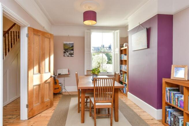 Lounge/ Dining Room