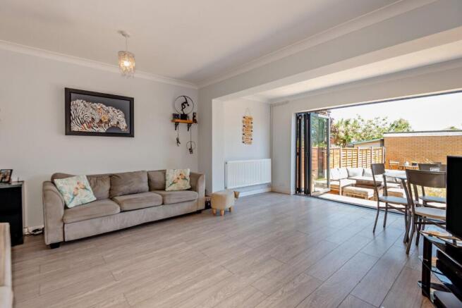 8698104-interior02-800.jpg