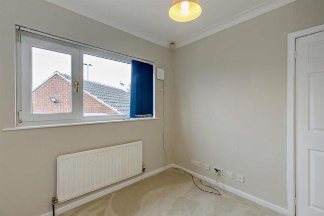 3 bed Semi-Detached Bungalow for sale Image 11