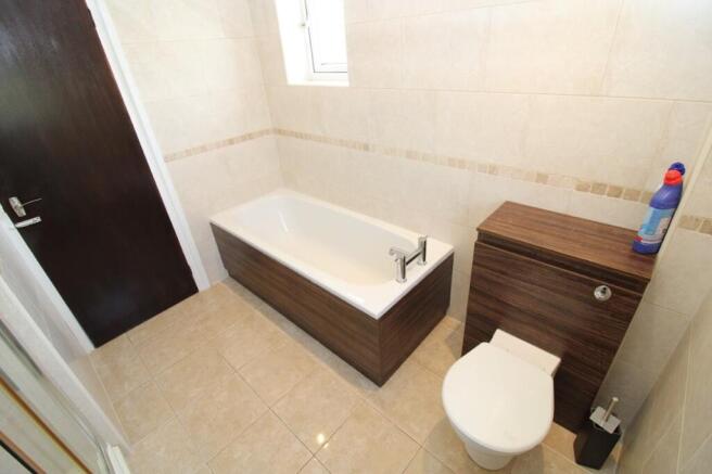 3 bed Detached for sale Image 11