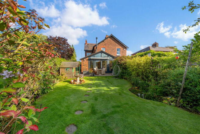Higher Lane, Lymm, WA13 0RW photo 4