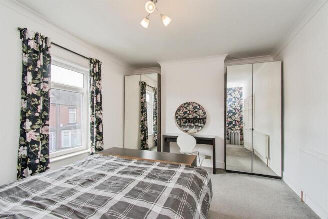 3 bed Terraced for sale Image 10