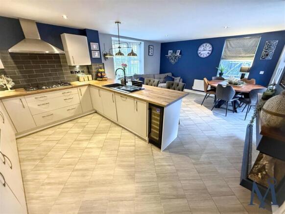 Open Plan Living, Kitchen, DIner