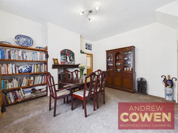 3 bed House for sale Image 8