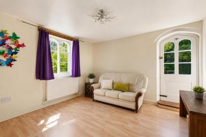 bright_and_airy_living_room_decor.jpg
