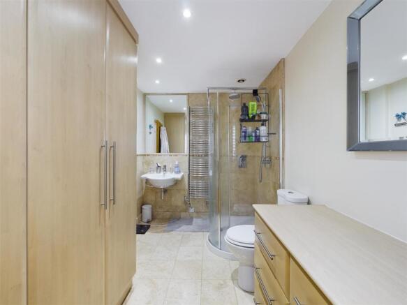 EN SUITE SHOWER ROOM/ DRESSING ROOM