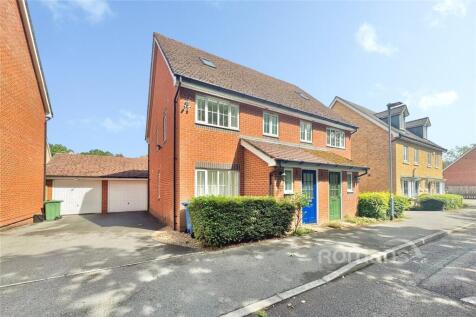 Alford Close, Sandhurst, Berkshire