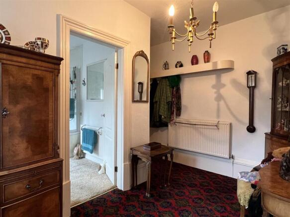 2 bed Flat for sale Image 7