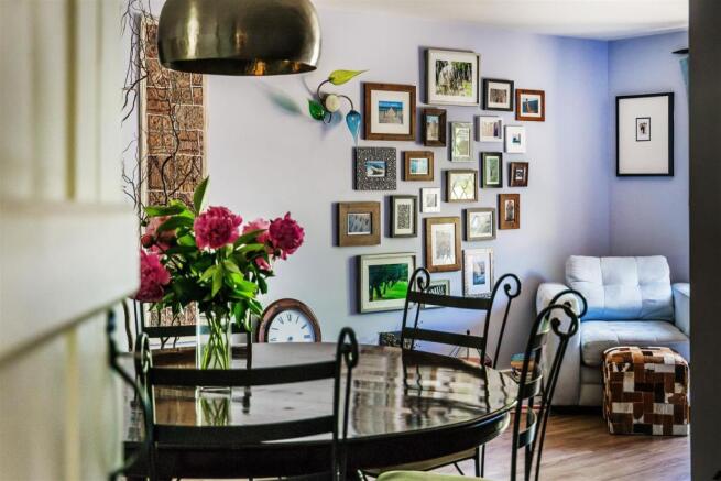 house. estate agency Bucks Green Snoxall