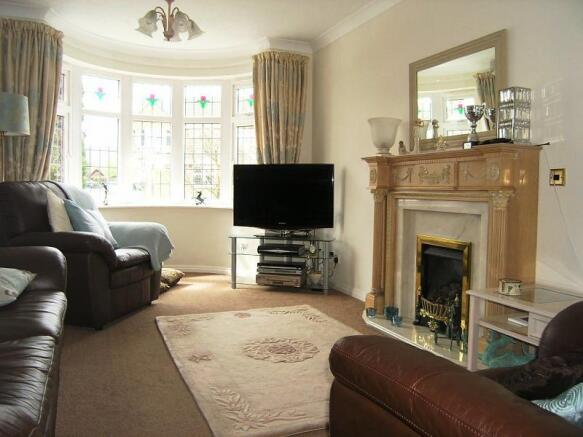 Lounge 1 0f 2