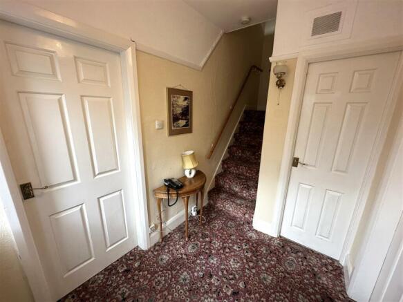 hall 1.jpg