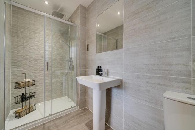 4 bed Detached for sale Image 11