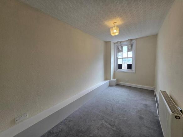 2 bed Flat to rent Image 7