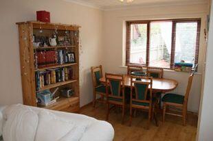 Lounge/Dining