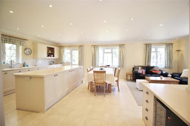 Kitch/Dining/Fam Rm
